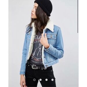 ASOS Cropped Borg Mid Wash Denim Jacket (US 6)